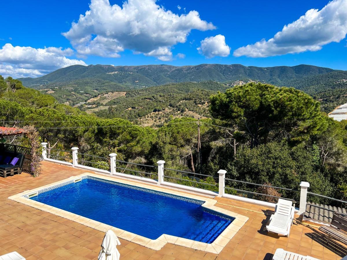 Vivalidays Casa Ricardo Villa Sant Cebria de Vallalta ภายนอก รูปภาพ